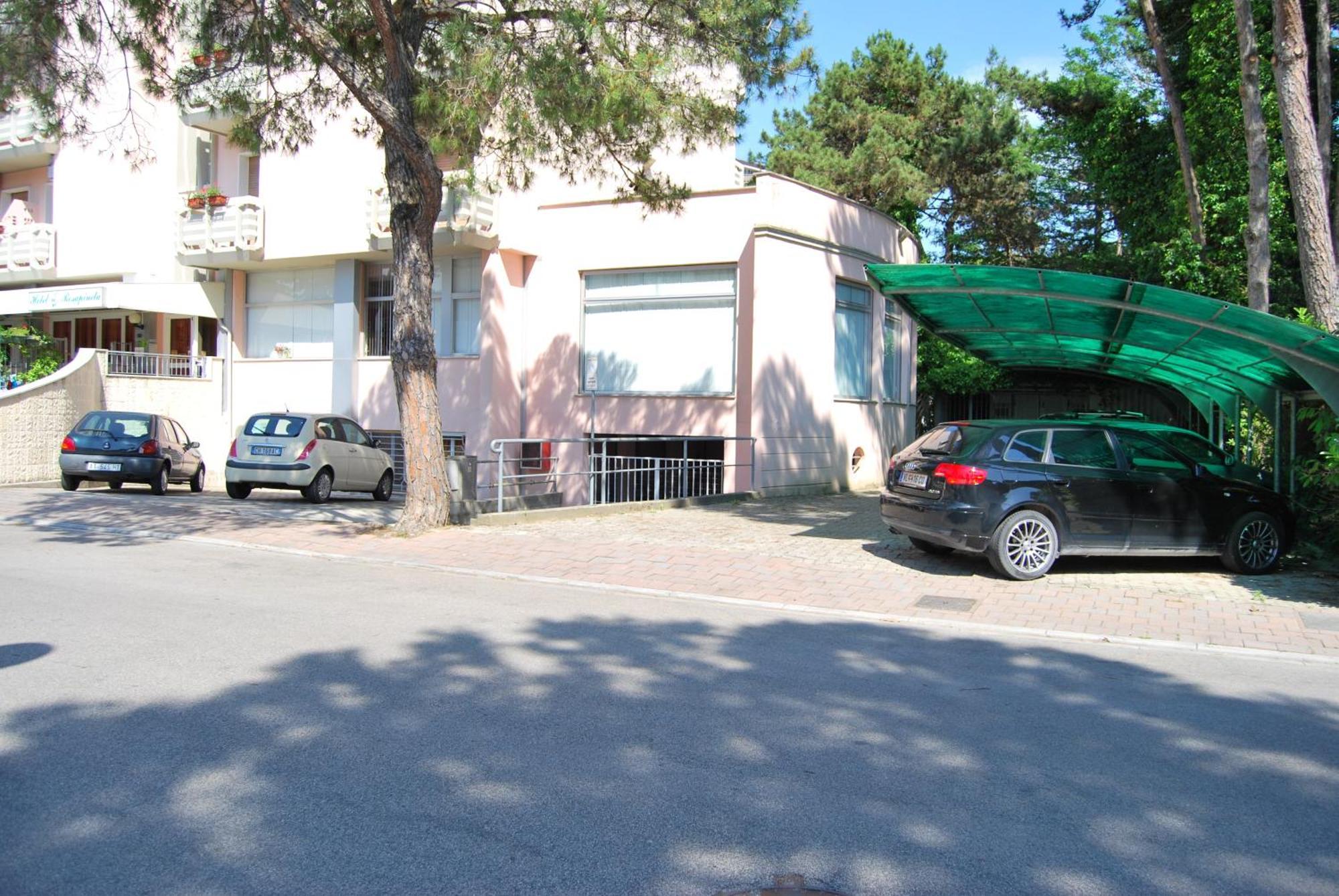 Hotel Rosapineta - Adults Only Lignano Sabbiadoro Exteriör bild