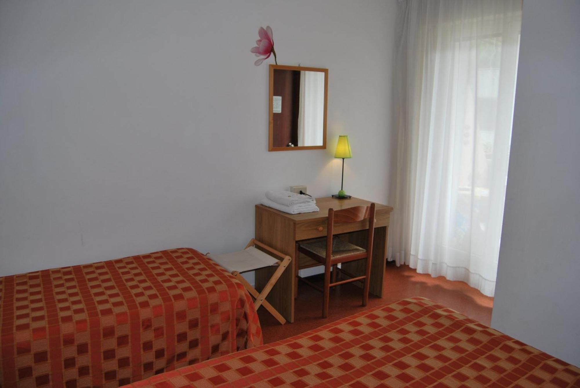 Hotel Rosapineta - Adults Only Lignano Sabbiadoro Exteriör bild