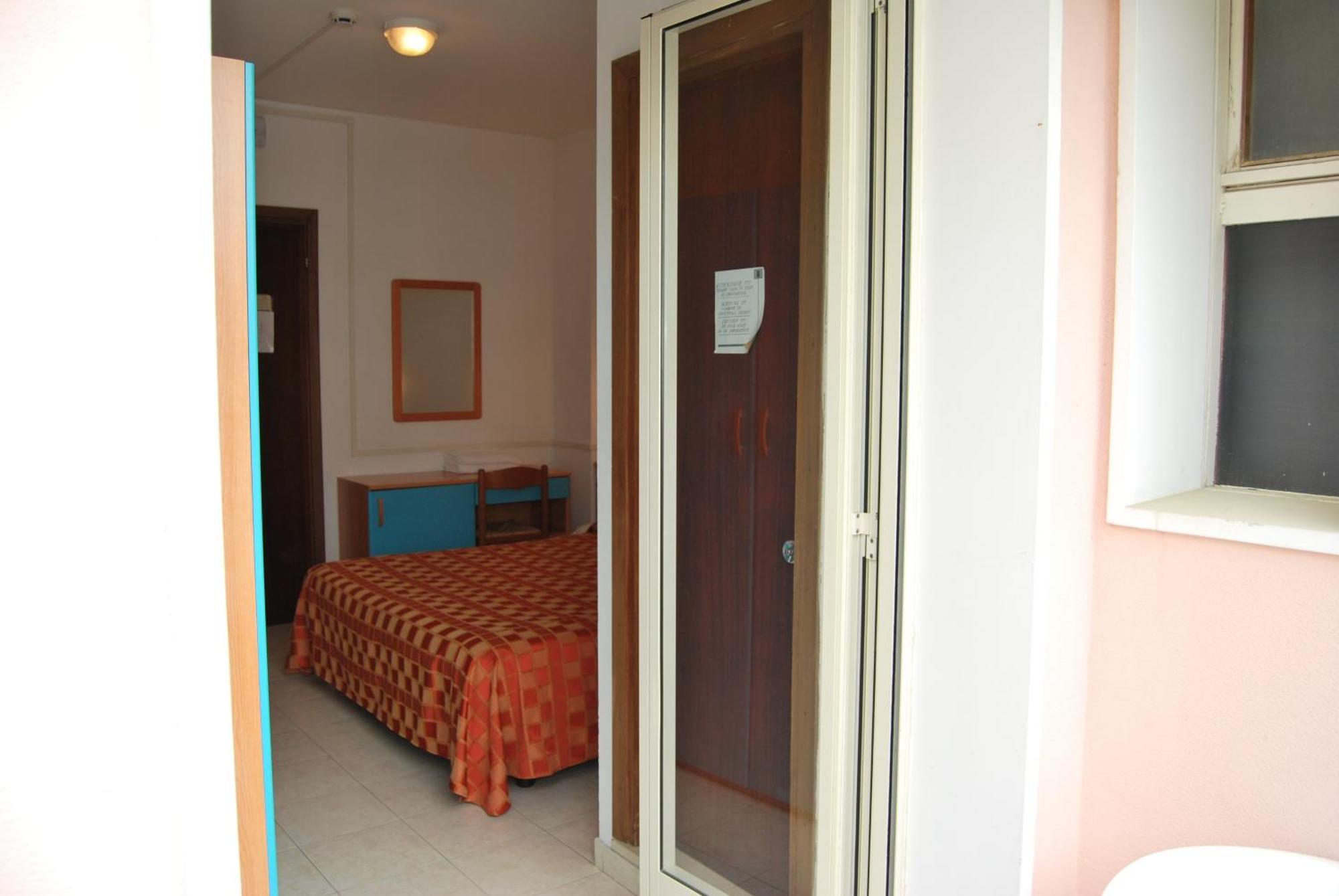 Hotel Rosapineta - Adults Only Lignano Sabbiadoro Exteriör bild