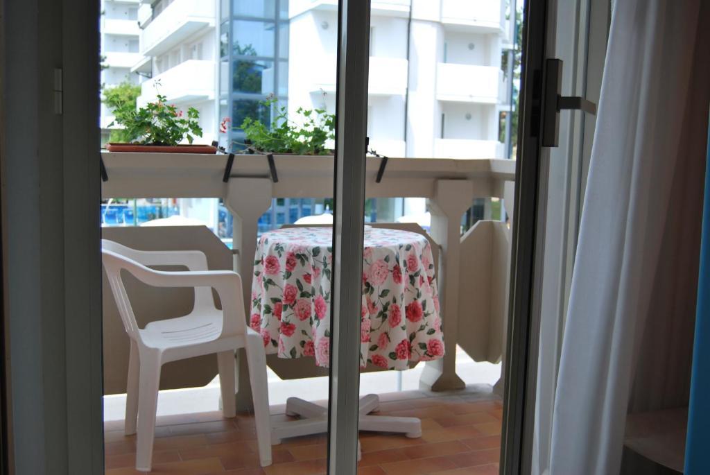 Hotel Rosapineta - Adults Only Lignano Sabbiadoro Rum bild